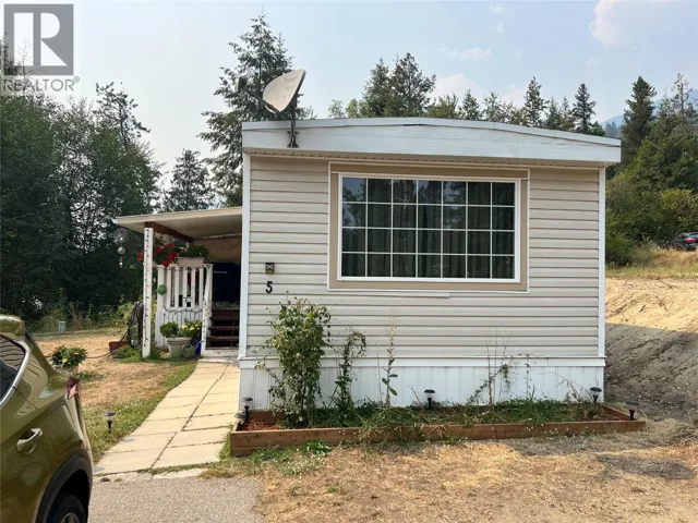 3969 Broadwater Road Unit# 5, Robson, British Columbia V1N4V5