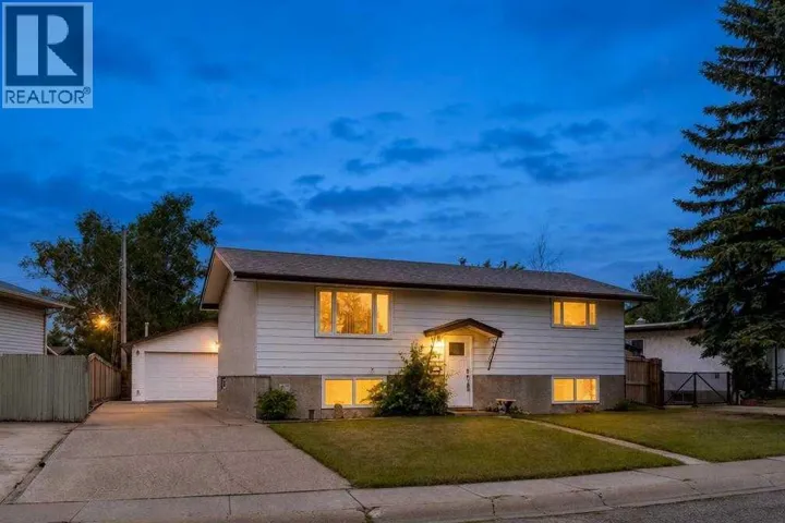 152 Maddock Way NE, Calgary, Alberta T2A3X3