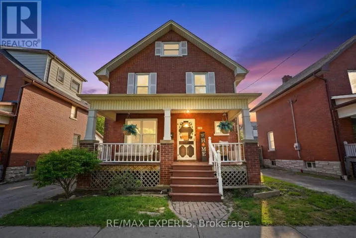 18 ROWE STREET, Oshawa (Central), Ontario L1H5P5