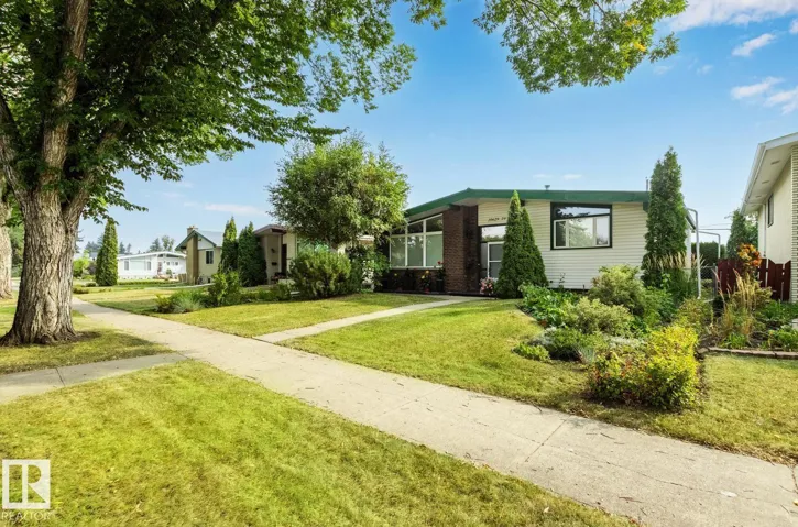 10629 79 ST NW, Edmonton, Alberta T6A3H5