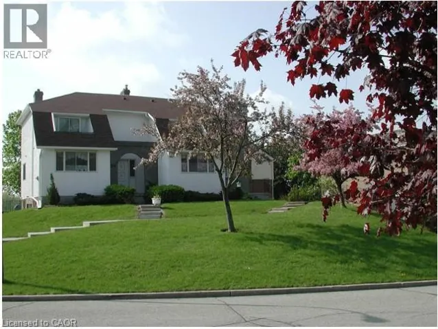 225 SHAKESPEARE Drive Unit# 9, Waterloo, Ontario N2L2T5