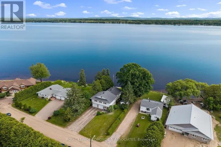 907 CEDAR LANE, Pembroke, Ontario K8A2G6