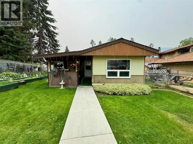 4784 Selkirk Avenue, Edgewater, British Columbia V0A1E0