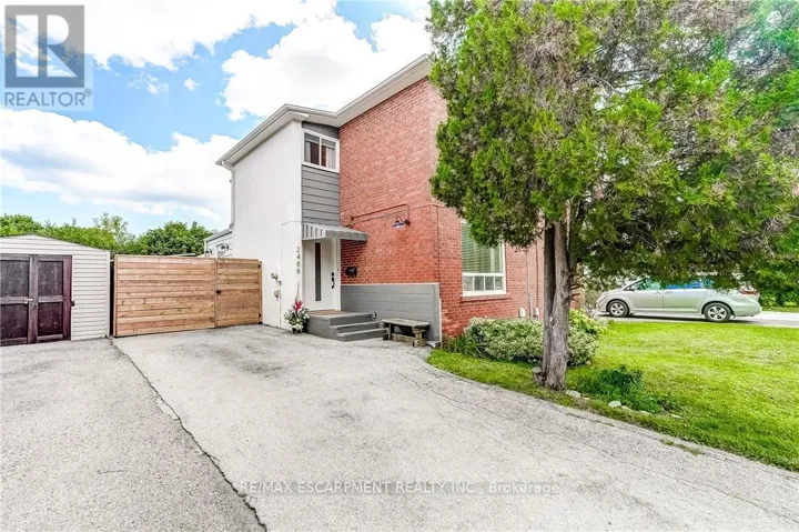2488 BROOKHURST ROAD, Mississauga (Clarkson), Ontario L5J1R3