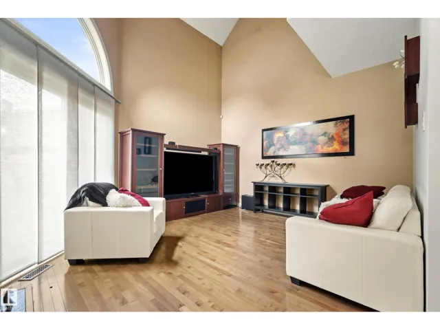 #25 3811 85 ST NW, Edmonton, Alberta T6K4C7