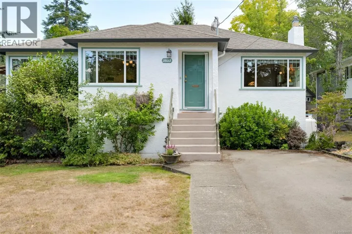 3835 Cumberland Rd, Saanich, British Columbia V8P3S1