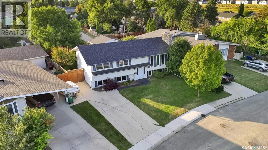 541 Guelph CRESCENT, Saskatoon, Saskatchewan S7H4R3
