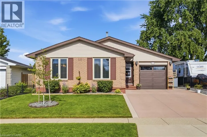 10 MACATEE Place, Cambridge, Ontario N1R6Z8