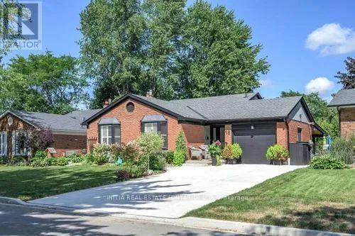 18 HAMMOND CRESCENT, London North (North G), Ontario N5X1A4