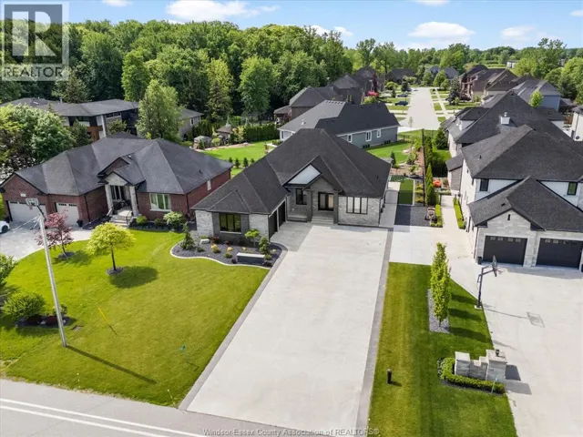 351 OLD TECUMSEH, Lakeshore, Ontario N8N3T2