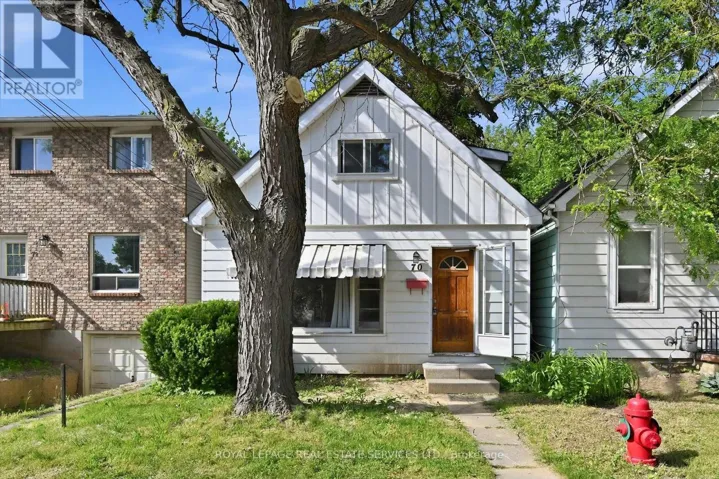 70 WARD AVENUE, Hamilton (Ainslie Wood), Ontario L8S2E9
