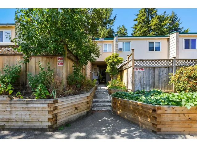 139 15215 105 AVENUE, Surrey, British Columbia V3R1R9