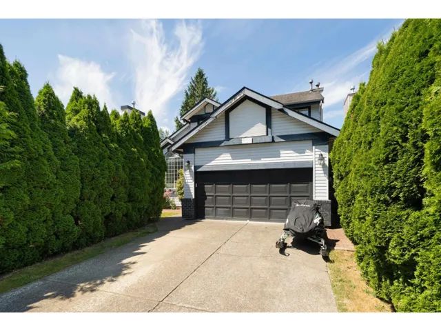 9477 209 STREET, Langley, British Columbia V1M2H1