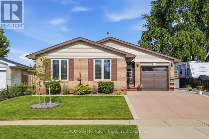 10 MACATEE PLACE, Cambridge, Ontario N1R6Z8