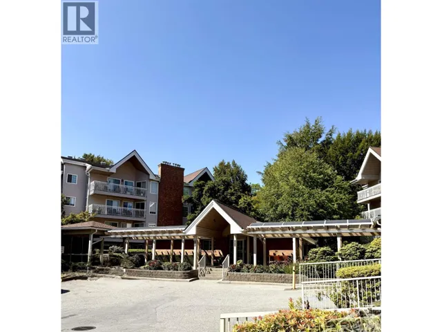303 2973 BURLINGTON DRIVE, Coquitlam, British Columbia V3B6X1