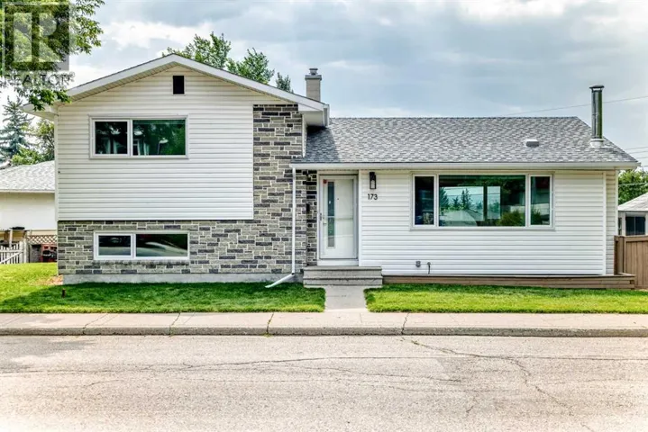 173 Cornwallis Drive NW, Calgary, Alberta T2K1V4