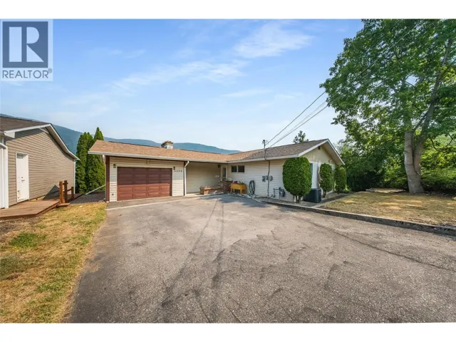 3509 5th Avenue, Castlegar, British Columbia V1N2V8
