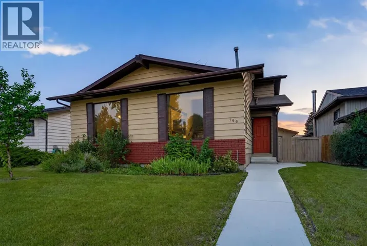 196 Suncrest Way SE, Calgary, Alberta T2X1W4