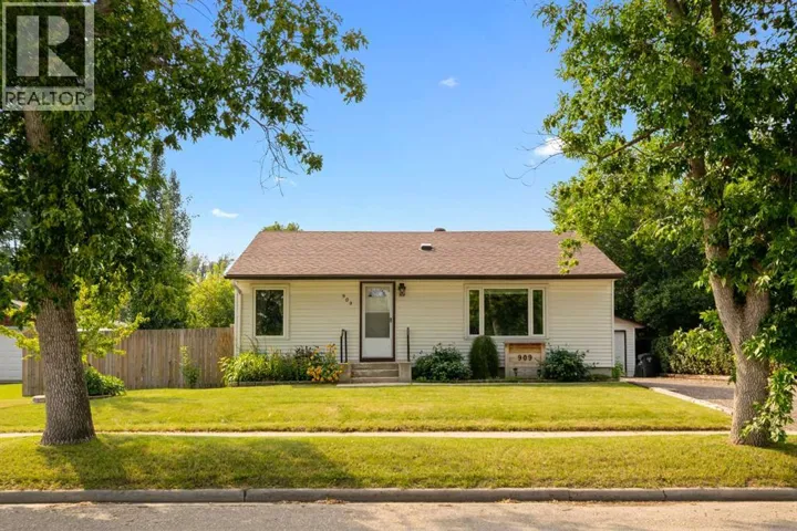 909 6 Street SW, High River, Alberta T1V1B3