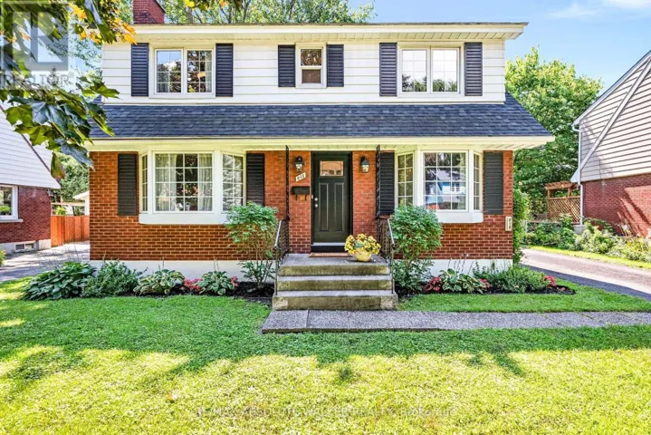 818 COLSON AVENUE, Ottawa, Ontario K1G1R7