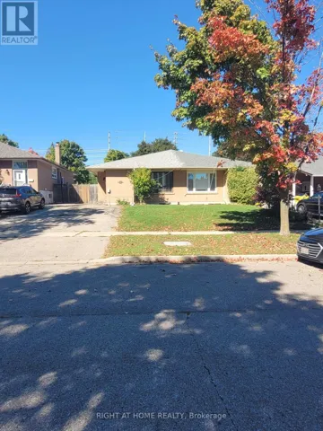 2415 PADSTOW CRESCENT, Mississauga (Clarkson), Ontario L5J2G2