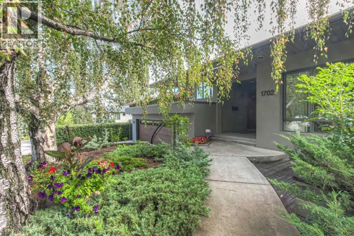 1702 24 Street SW, Calgary, Alberta T3C1J1