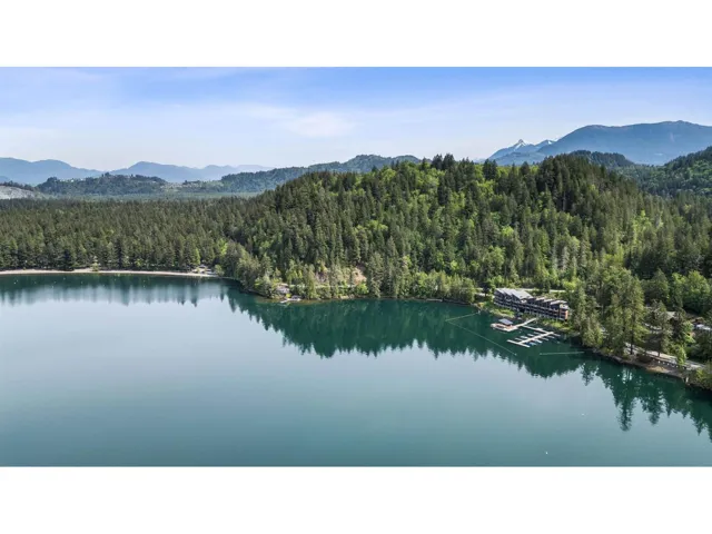 205 3175 COLUMBIA VALLEY ROAD, Cultus Lake North, Cultus Lake, British Columbia V2R6C2