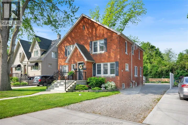 210-212 Elizabeth STREET, Chatham, Ontario N7L2Y7