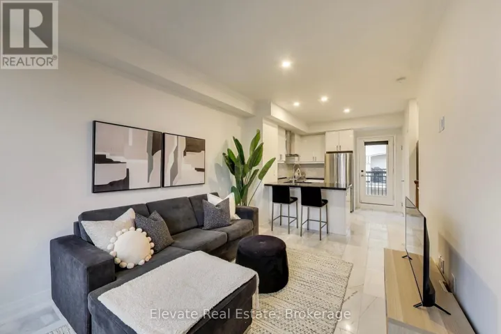 24 - 3083 CAWTHRA ROAD, Mississauga (Applewood), Ontario L4Y3Y5