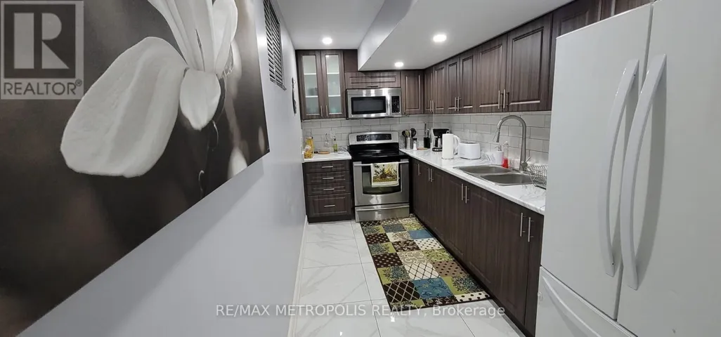 BSMT - 1 DESERT GARDEN DRIVE, Brampton (Northwest Brampton), Ontario L7A4M4