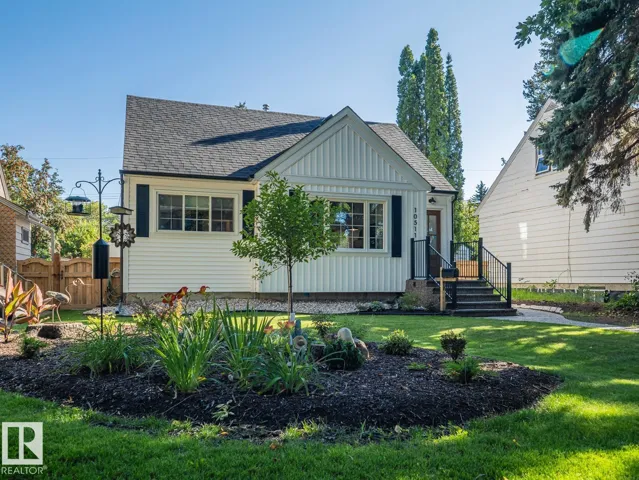 10511 68 AV NW, Edmonton, Alberta T6H2B2