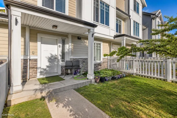 6 7056 192 STREET, Surrey, British Columbia V4N6S6