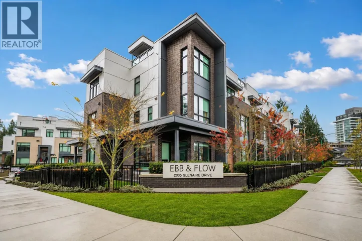 124 2035 GLENAIRE STREET, North Vancouver, British Columbia V7P1Y2