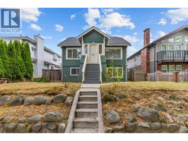 2119 E 30TH AVENUE, Vancouver, British Columbia V5N3A5