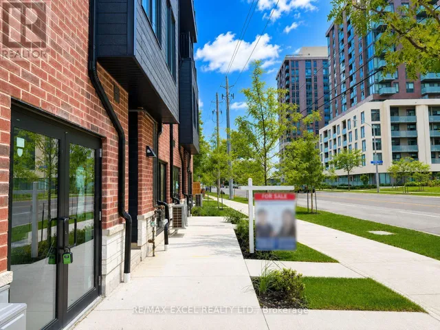 5 - 3069 PHARMACY AVENUE, Toronto (L'Amoreaux), Ontario M1W2H1