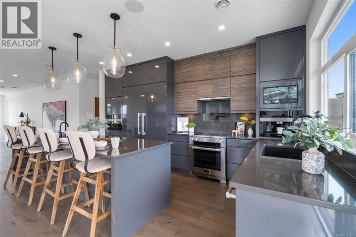 1221 Viewtop Rd, Duncan, British Columbia V9L0H7