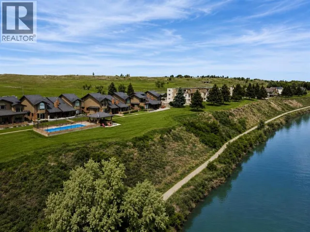 112, 1051 3 Street NW, Medicine Hat, Alberta T1A7Y4