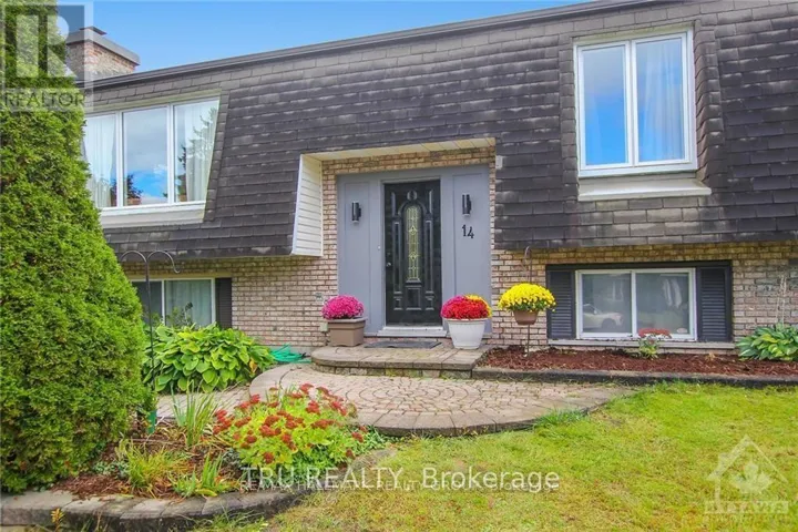 14 LANGHOLM CRESCENT, Ottawa, Ontario K2J1H2
