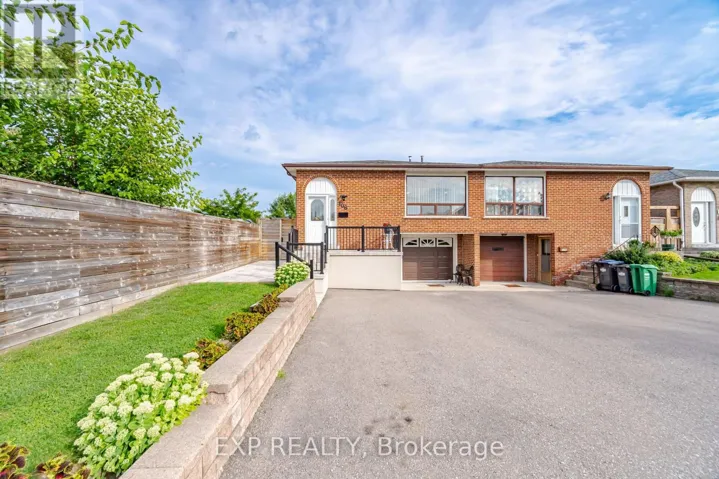 106 HANSON ROAD, Mississauga (Fairview), Ontario L5B2E4