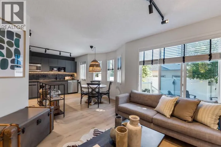 19 Everridge Villas SW, Calgary, Alberta T2Y4Y9