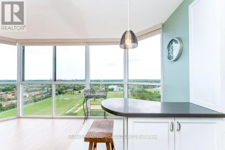 1106 - 880 DUNDAS STREET W, Mississauga (Erindale), Ontario L5C4H3