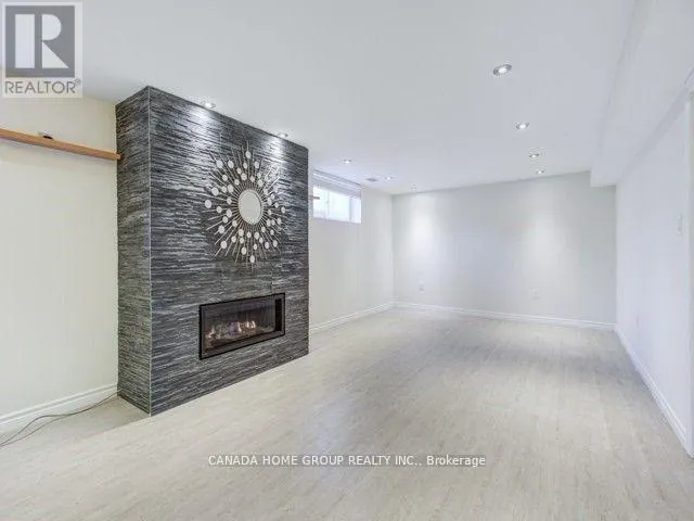 178 WATERLOO AVENUE, Toronto (Bathurst Manor), Ontario M3H3Z1