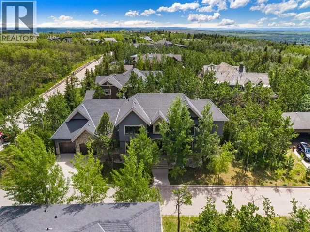 136 Posthill Drive SW, Calgary, Alberta T3H0J1