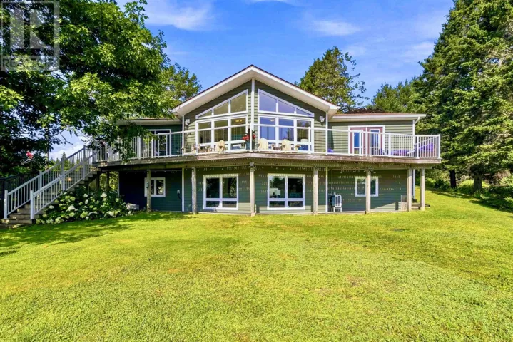 20 Lennox Road, Black Point, Nova Scotia B0J1T0