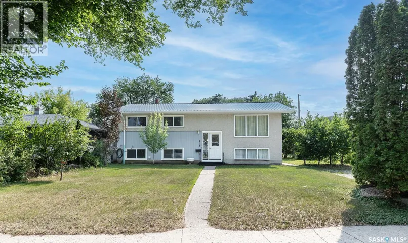 2113 Louise AVENUE, Saskatoon, Saskatchewan S7J3K2