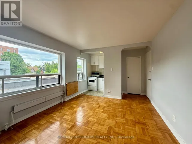 213 - 2770 YONGE STREET, Toronto (Lawrence Park South), Ontario M4N2J3