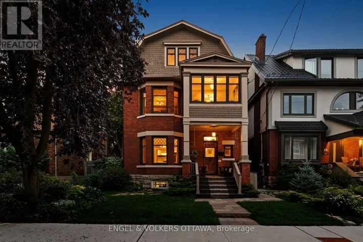 17 OAKLAND AVENUE, Ottawa, Ontario K1S2T1