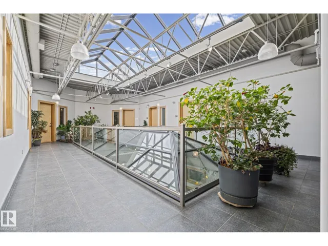 #205 10265 107 ST NW, Edmonton, Alberta T5J5G2