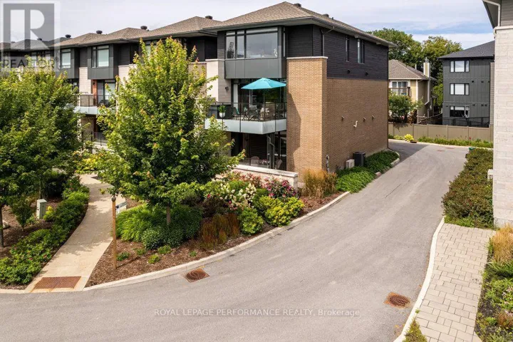 312 SANCTUARY PRIVATE, Ottawa, Ontario K1S5W1