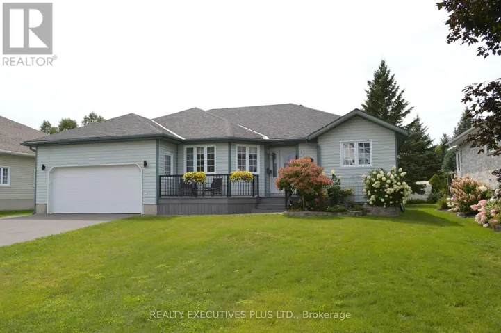 11 GROVE STREET, South Dundas, Ontario L8N1P4